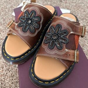 NWT Doc Marten Dayne Sandals